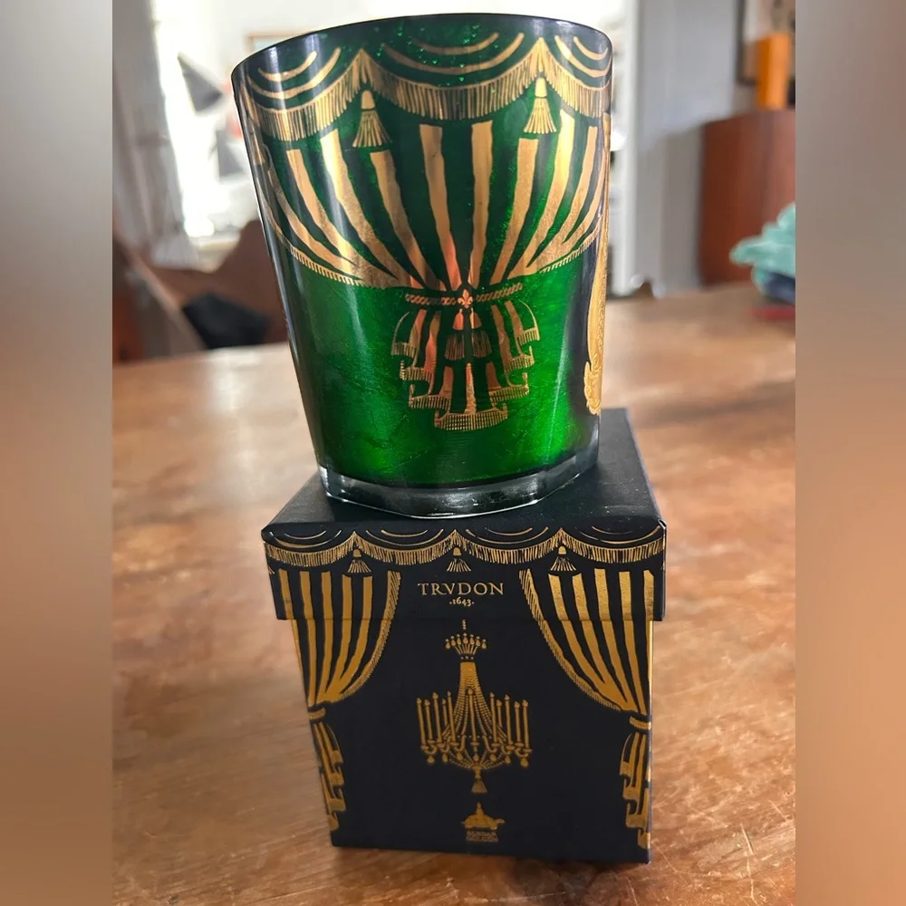 Trudon empty Angelo green and gold luxury candle vessel. - Picture 2 of 12